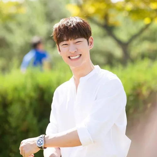 อีเจฮุน (Lee Je Hoon)