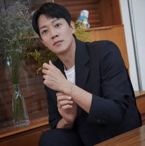 คิมแรวอน (Kim Rae won)